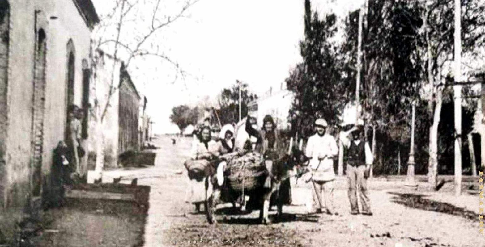2739- Trois-Marabouts - Boulangerie Simeon et Troupe2 de Revendeurs.jpg